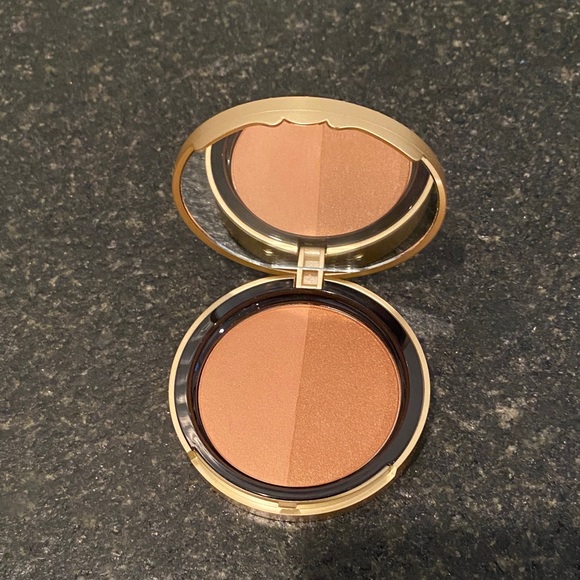 Too Faced Sun Bunny Bronzer NEW never used - Picture 4 of 5